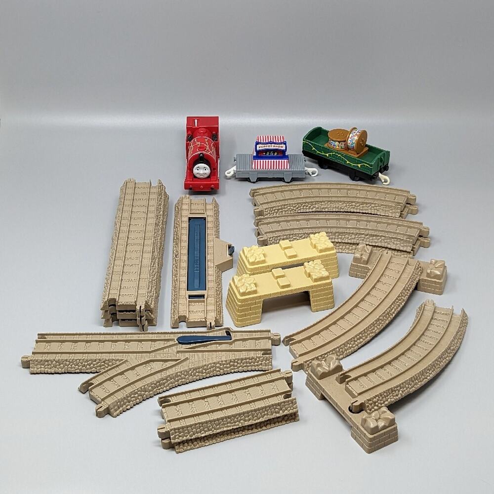 Thomas & Friends TrackMaster 2009 Motorized Skarloey’s Puppet Show Train Tracks
